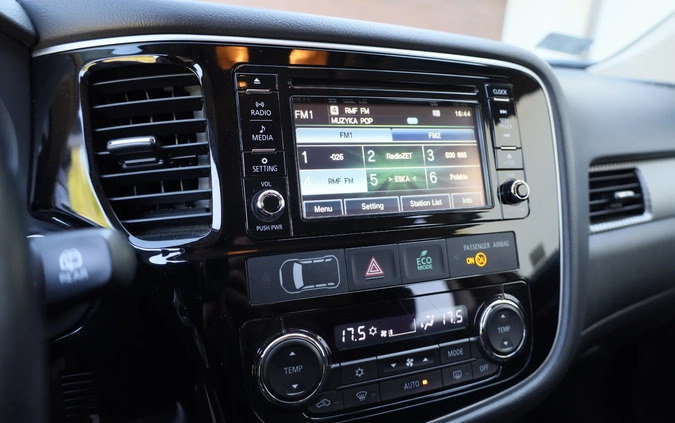 Mitsubishi Outlander cena 85000 przebieg: 56500, rok produkcji 2016 z Jutrosin małe 254